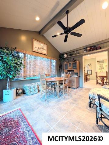 2030 Hunters Ridge Drive Mason City IA 50401