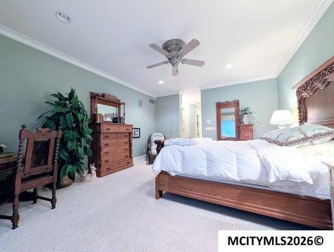 2030 Hunters Ridge Drive Mason City IA 50401