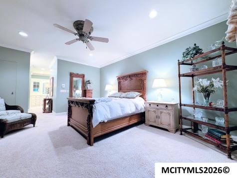 2030 Hunters Ridge Drive Mason City IA 50401