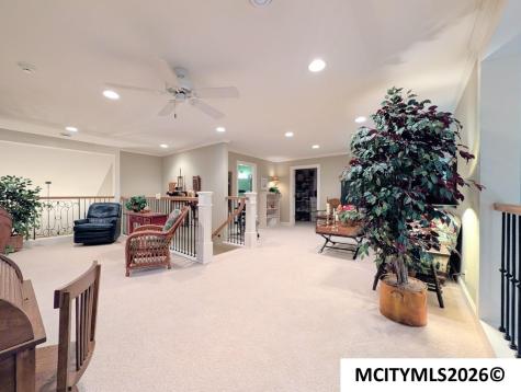 2030 Hunters Ridge Drive Mason City IA 50401