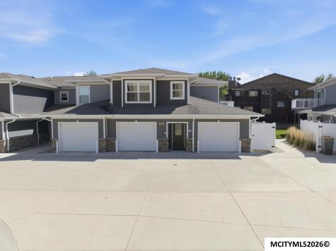 635 Briarstone Drive Mason City IA 50401