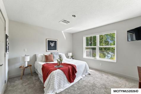 635 Briarstone Drive Mason City IA 50401