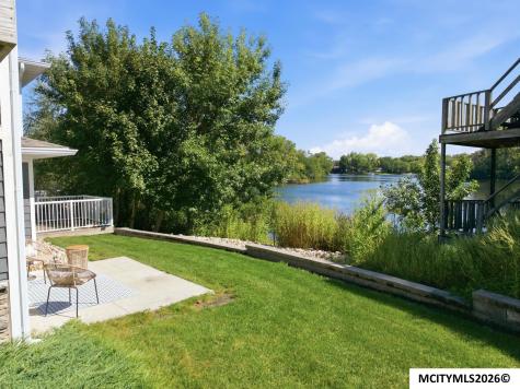 635 Briarstone Drive Mason City IA 50401