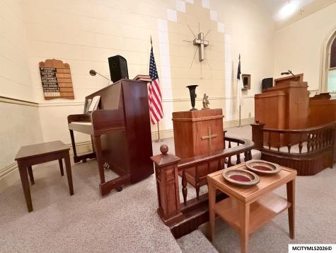 905 290th Street Britt IA 50423