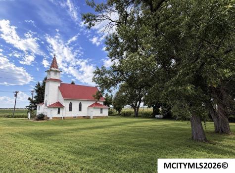 905 290th Street Britt IA 50423