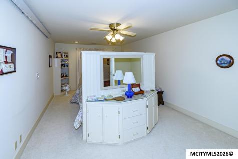 20688 Spruce Avenue Mason City IA 50401