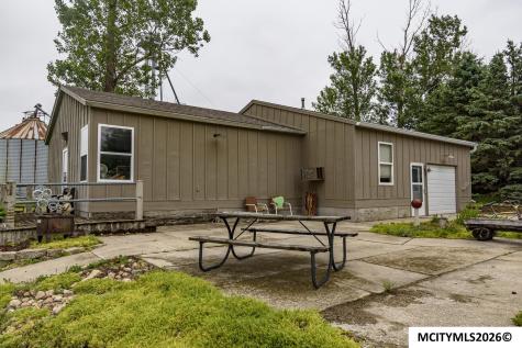 20688 Spruce Avenue Mason City IA 50401