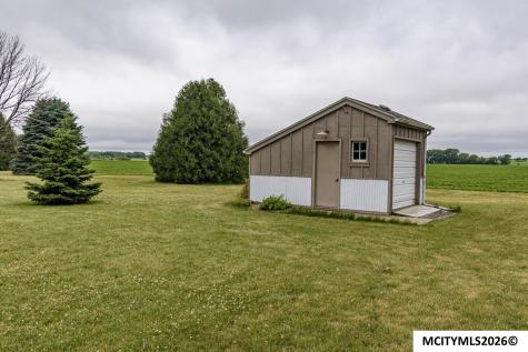 20688 Spruce Avenue Mason City IA 50401