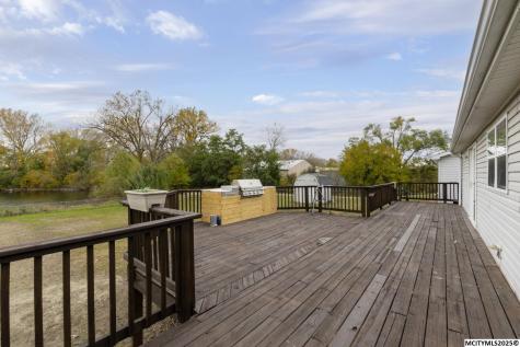 815 N 40th Street Clear Lake IA 50428