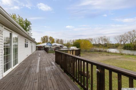 815 N 40th Street Clear Lake IA 50428