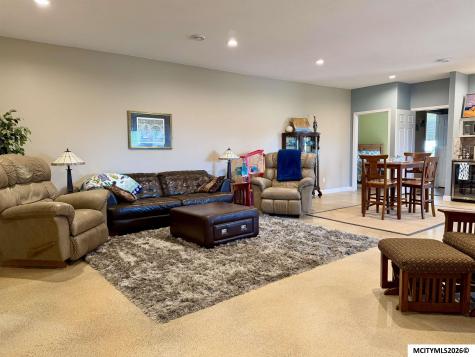 4848 Nightingale Avenue Northwood IA 50459