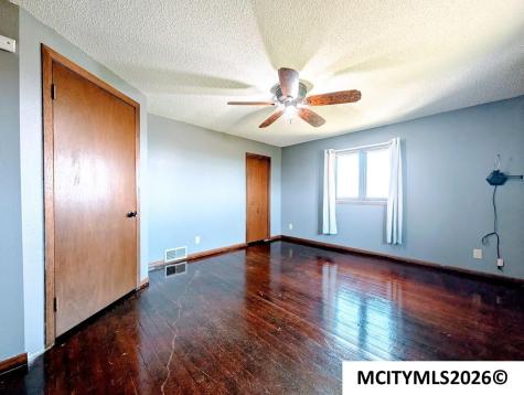 1437 270th Street Marble Rock IA 50653
