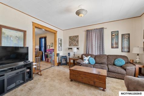 21530 Pheasant Avenue Mason City IA 50401