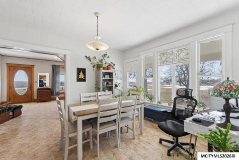 21530 Pheasant Avenue Mason City IA 50401