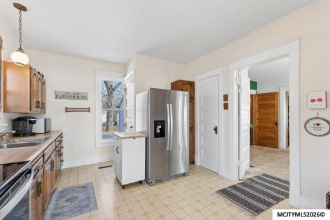 21530 Pheasant Avenue Mason City IA 50401