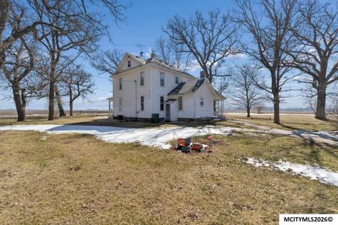 21530 Pheasant Avenue Mason City IA 50401