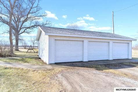21530 Pheasant Avenue Mason City IA 50401