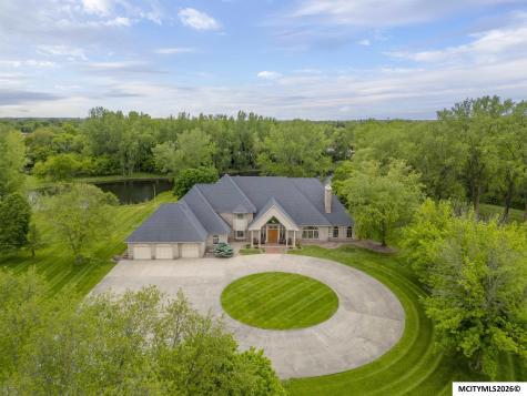 1881 12th NE Mason City IA 50401