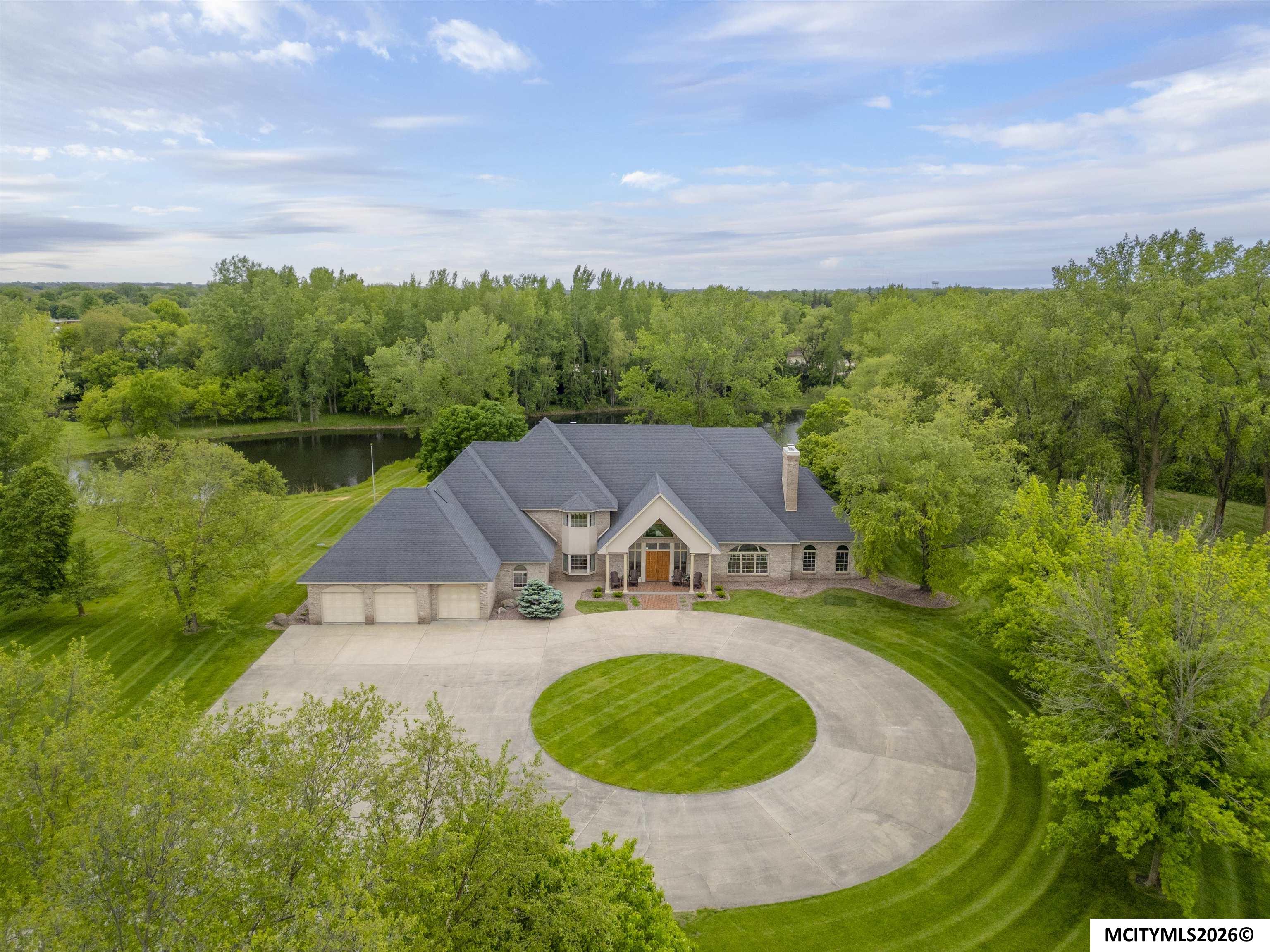 1881 12th NE Mason City IA 50401