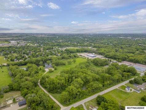 1881 12th NE Mason City IA 50401