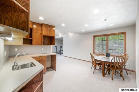 1881 12th NE Mason City IA 50401