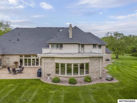 1881 12th NE Mason City IA 50401