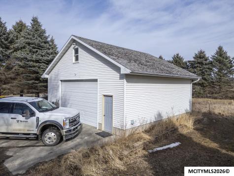 2037 12th NE Mason City IA 50401