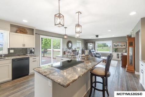 2805 Upper Greene Road Marble Rock IA 50653