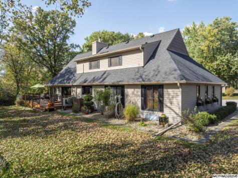 21748 A Owl Avenue Mason City IA 50401