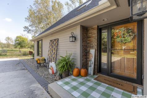 21748 A Owl Avenue Mason City IA 50401