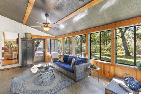 21748 A Owl Avenue Mason City IA 50401