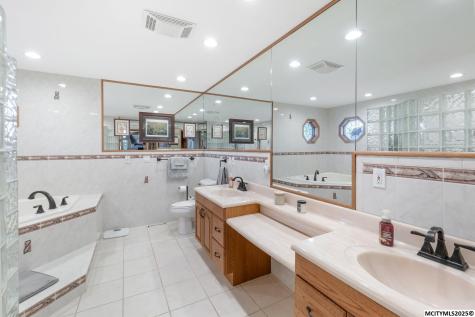 400 S Ellicott Mitchell IA 50461