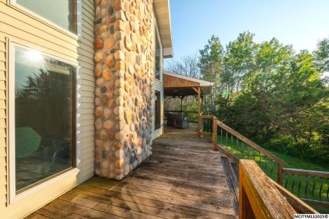 400 S Ellicott Mitchell IA 50461