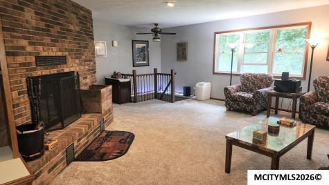 1787 Gilmore Ava New Hampton IA 50659
