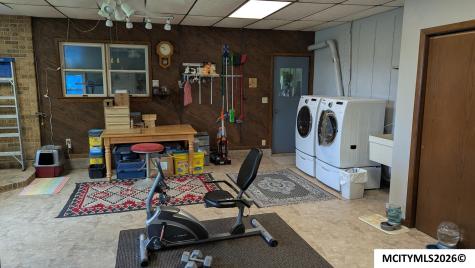 1787 Gilmore Ava New Hampton IA 50659