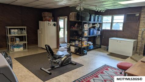 1787 Gilmore Ava New Hampton IA 50659