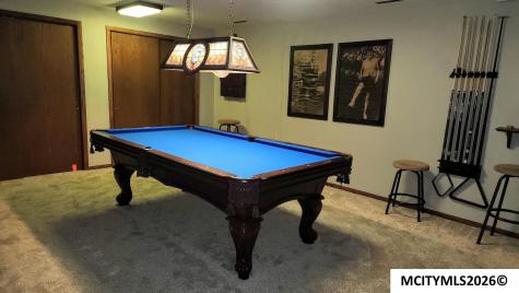 1787 Gilmore Ava New Hampton IA 50659