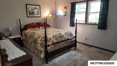 1787 Gilmore Ava New Hampton IA 50659