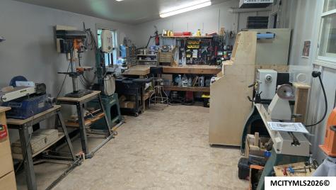 1787 Gilmore Ava New Hampton IA 50659