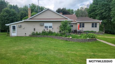 1787 Gilmore Ava New Hampton IA 50659