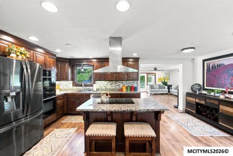 20722 Poplar Avenue Mason City IA 50401