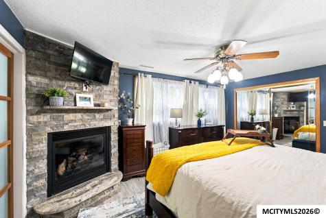 20722 Poplar Avenue Mason City IA 50401