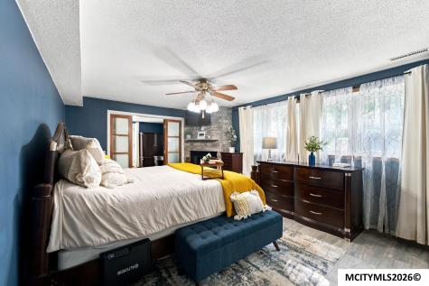 20722 Poplar Avenue Mason City IA 50401