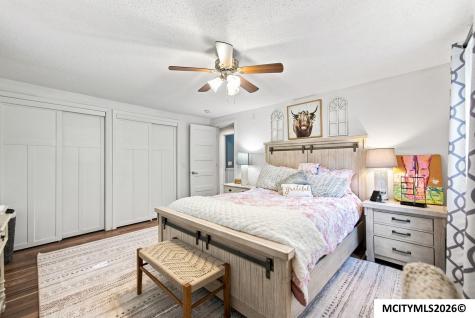 20722 Poplar Avenue Mason City IA 50401