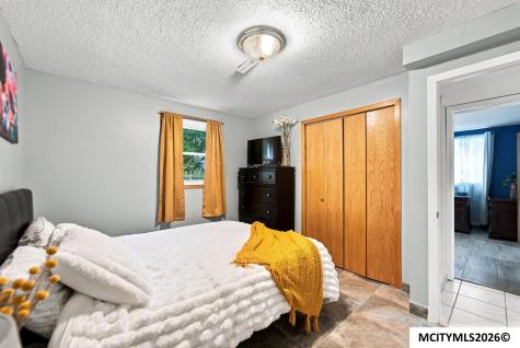 20722 Poplar Avenue Mason City IA 50401