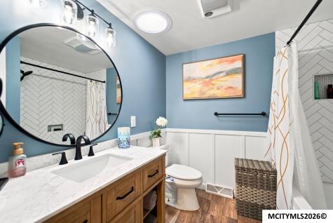 20722 Poplar Avenue Mason City IA 50401