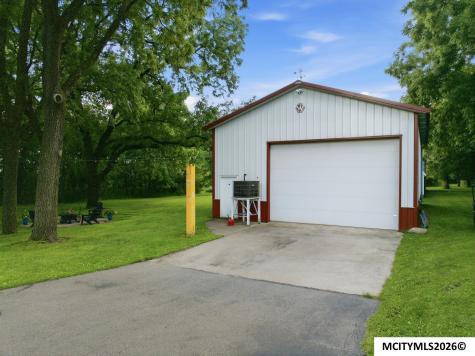 20722 Poplar Avenue Mason City IA 50401