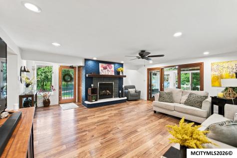 20722 Poplar Avenue Mason City IA 50401