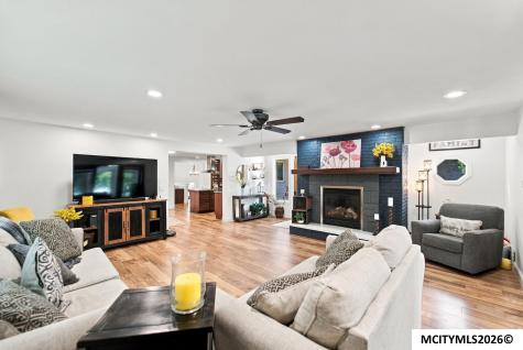 20722 Poplar Avenue Mason City IA 50401