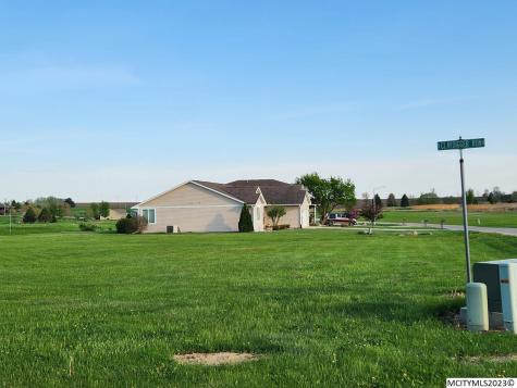 600 Claydigger Run Sheffield IA 50475